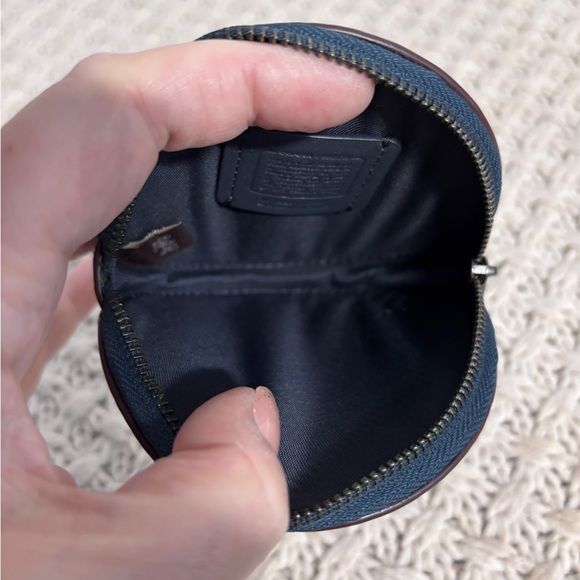 EUC Limited Edition Coach x Peanuts Coin Purse - Picture 3 of 7